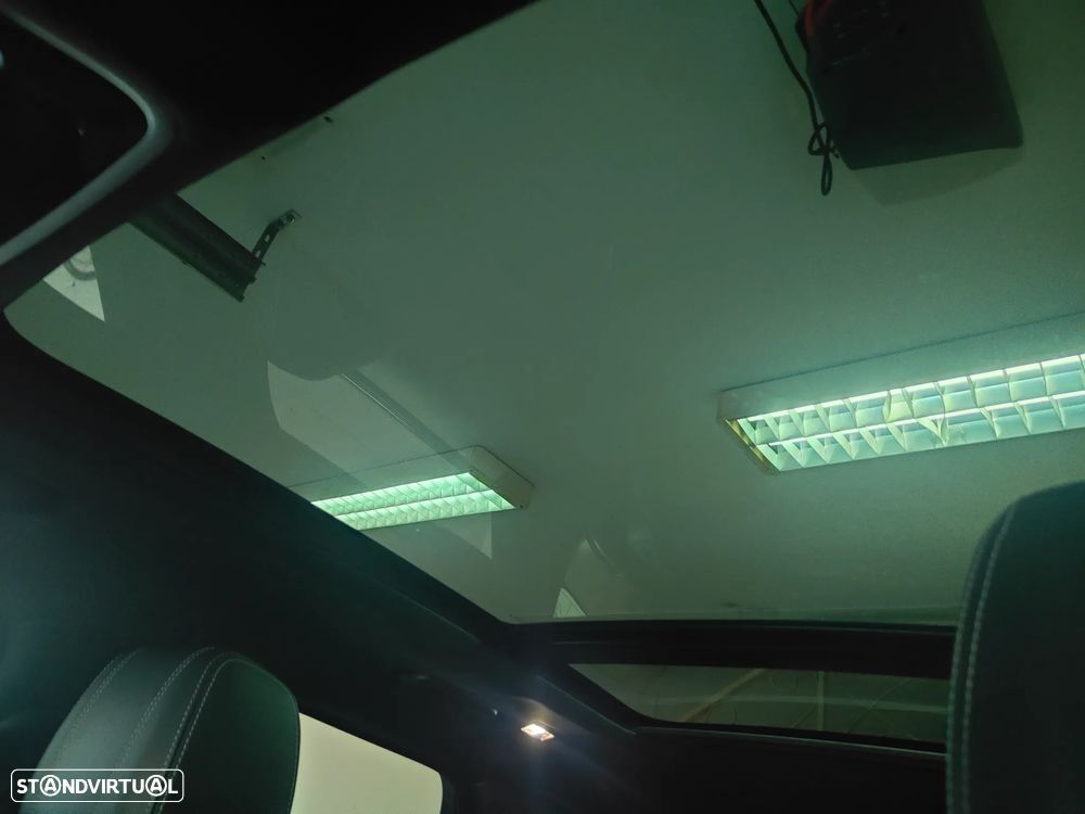 Land Rover Range Rover Velar 2.0 D R-Dynamic HSE - 32