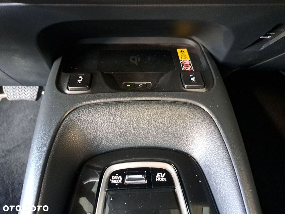 Toyota Corolla 1.8 Hybrid Comfort - 28