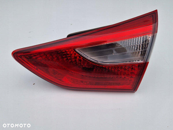 HYUNDAI I30 II H/B LIFT 2012-2015r LAMPA TYLNA TYŁ PRAWA W KLAPE wew.