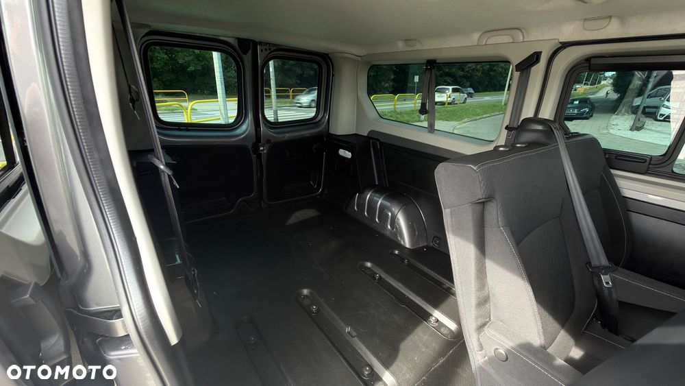 Renault Trafic Grand 2.0 dCi EDC - 22