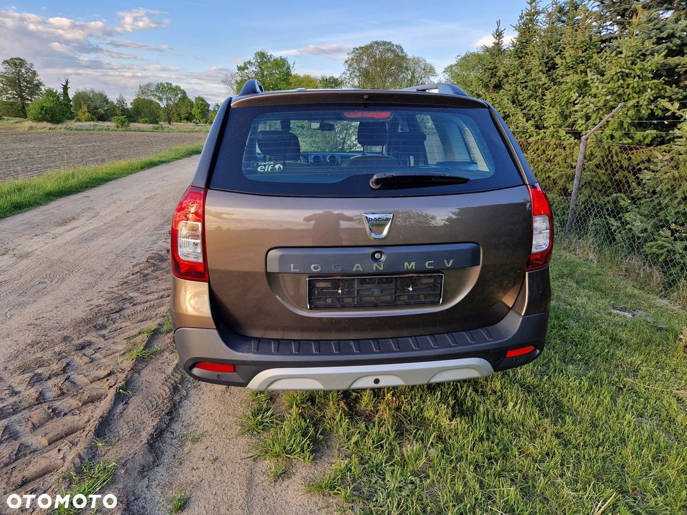 Dacia Logan TCe 90 S&S Stepway Celebration - 4