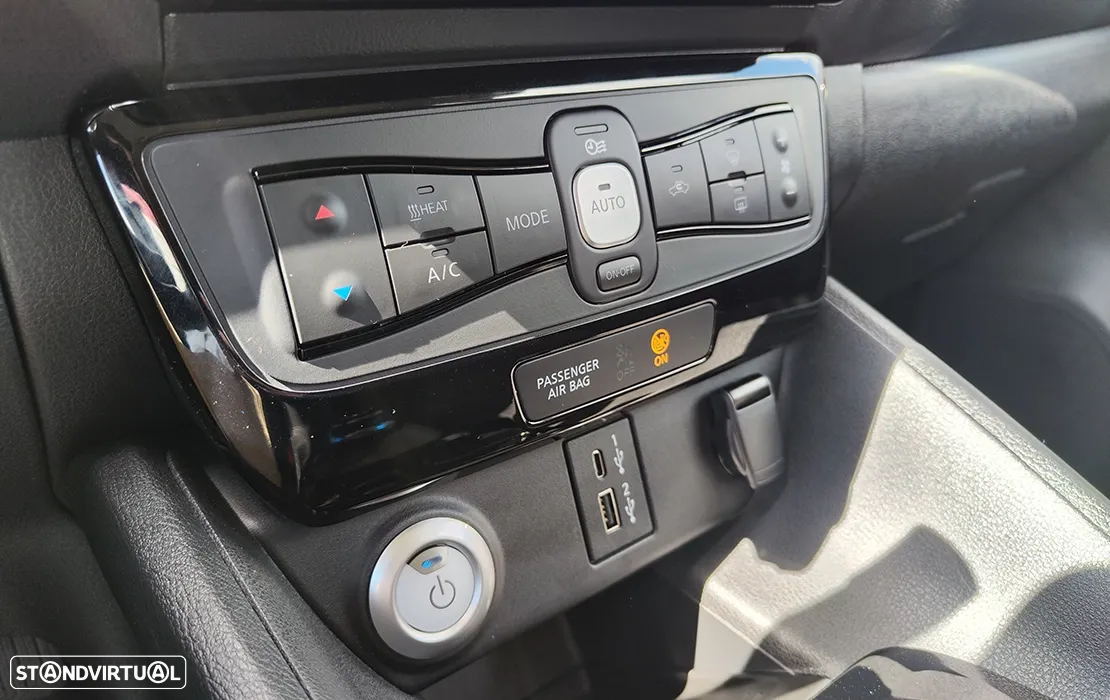 Nissan Leaf N-Connecta - 18