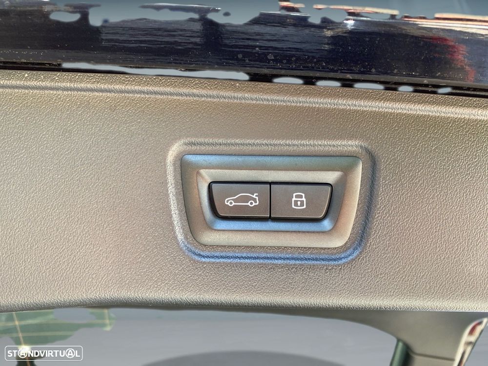 BMW 520 d Pack Desportivo M Pro - 23