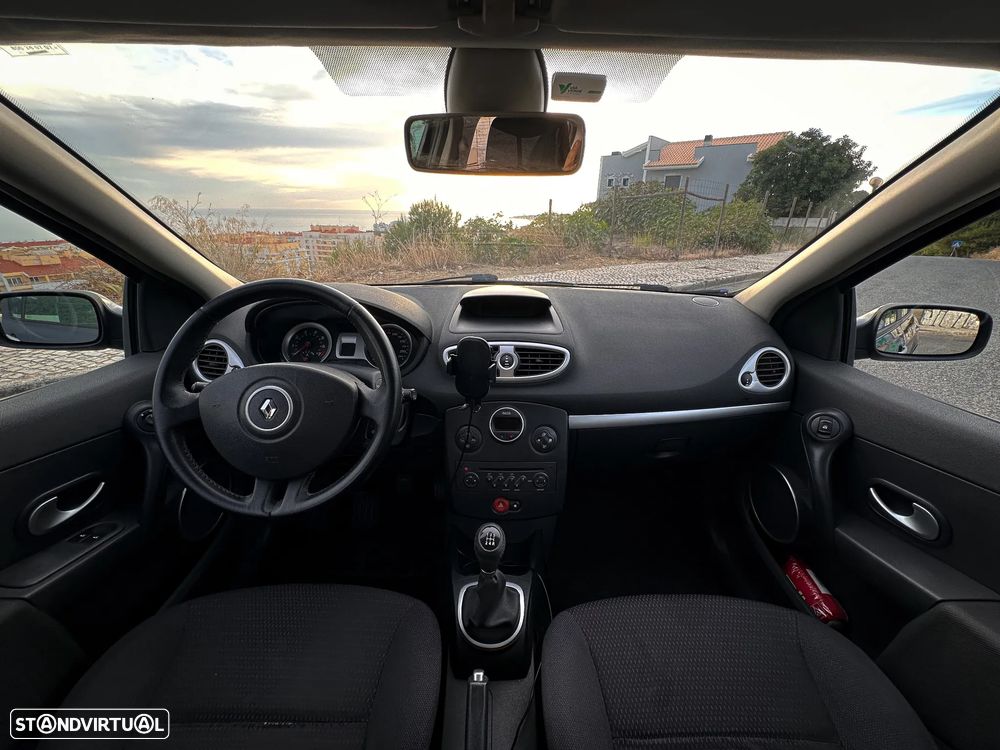 Renault Clio 1.2 16V Dynamique S - 9