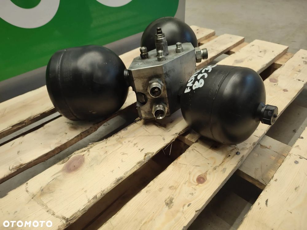 Blok hydrauliczny JCB Fastrac 8330 (401J4454) - 3