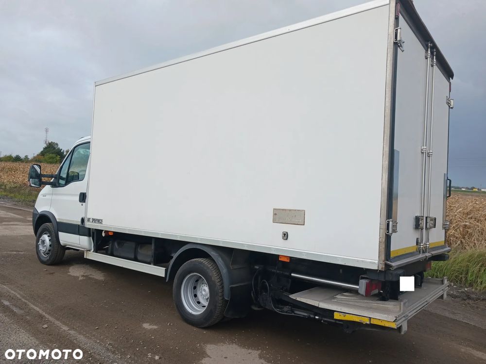 Iveco Daily 60C15 3.0 150 KM Izoterma chłodnia Mroźnia Winda 1 T UDT Tacho - 2