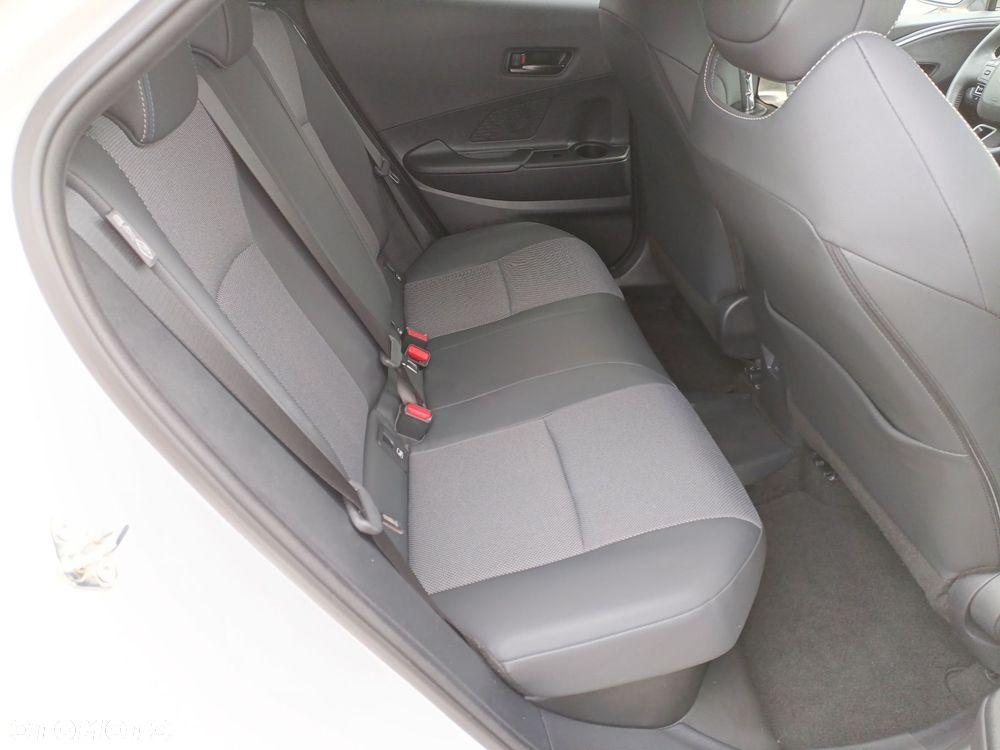 Toyota C-HR - 16