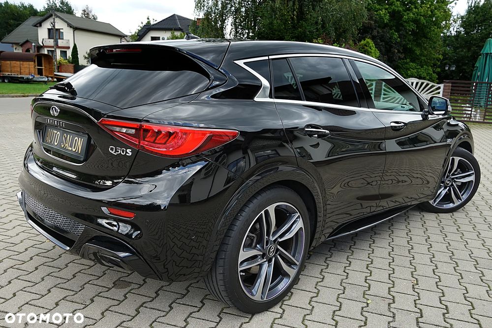 Infiniti Q30 2.0t DCT AWD Sport - 16