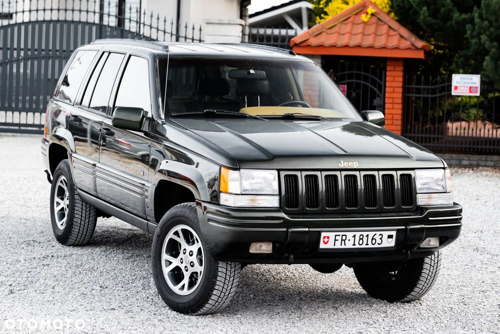 Jeep Grand Cherokee - 1