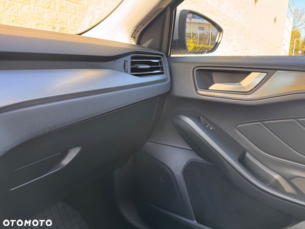 Ford Focus 1.0 EcoBoost Titanium Style - 30