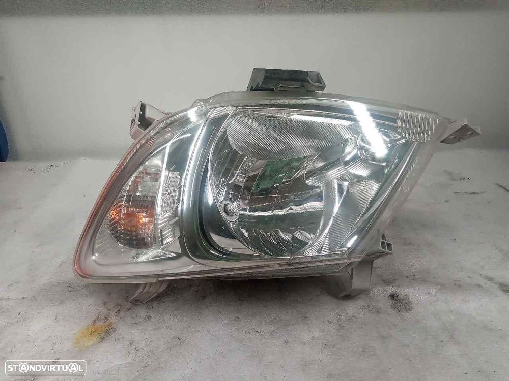 FAROL DIREITO TOYOTA HILUX KUN - 1