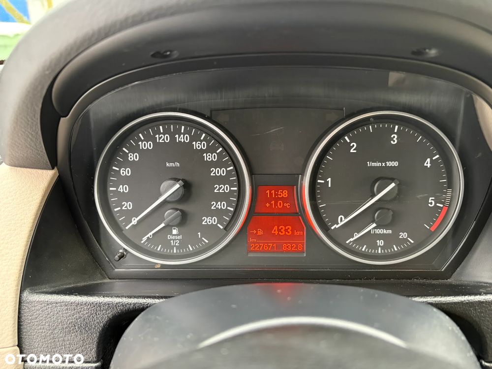 BMW X1 sDrive18d xLine - 15