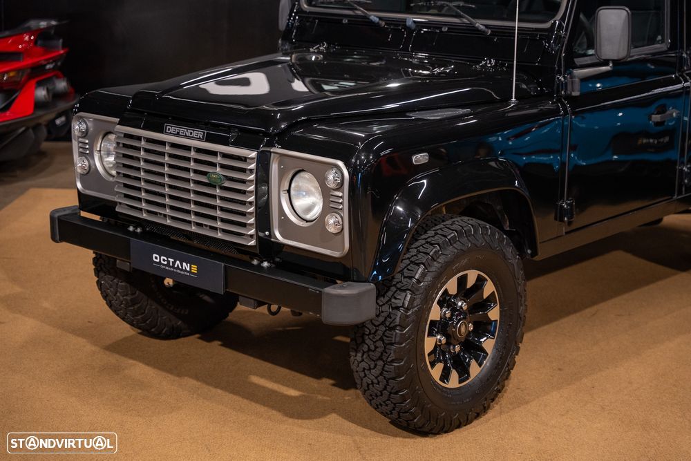 Land Rover Defender - 7