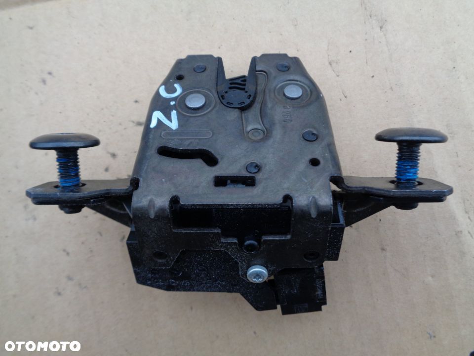 Zamek siłownik tylnej klapy Opel Zafira C 13587646 - 1