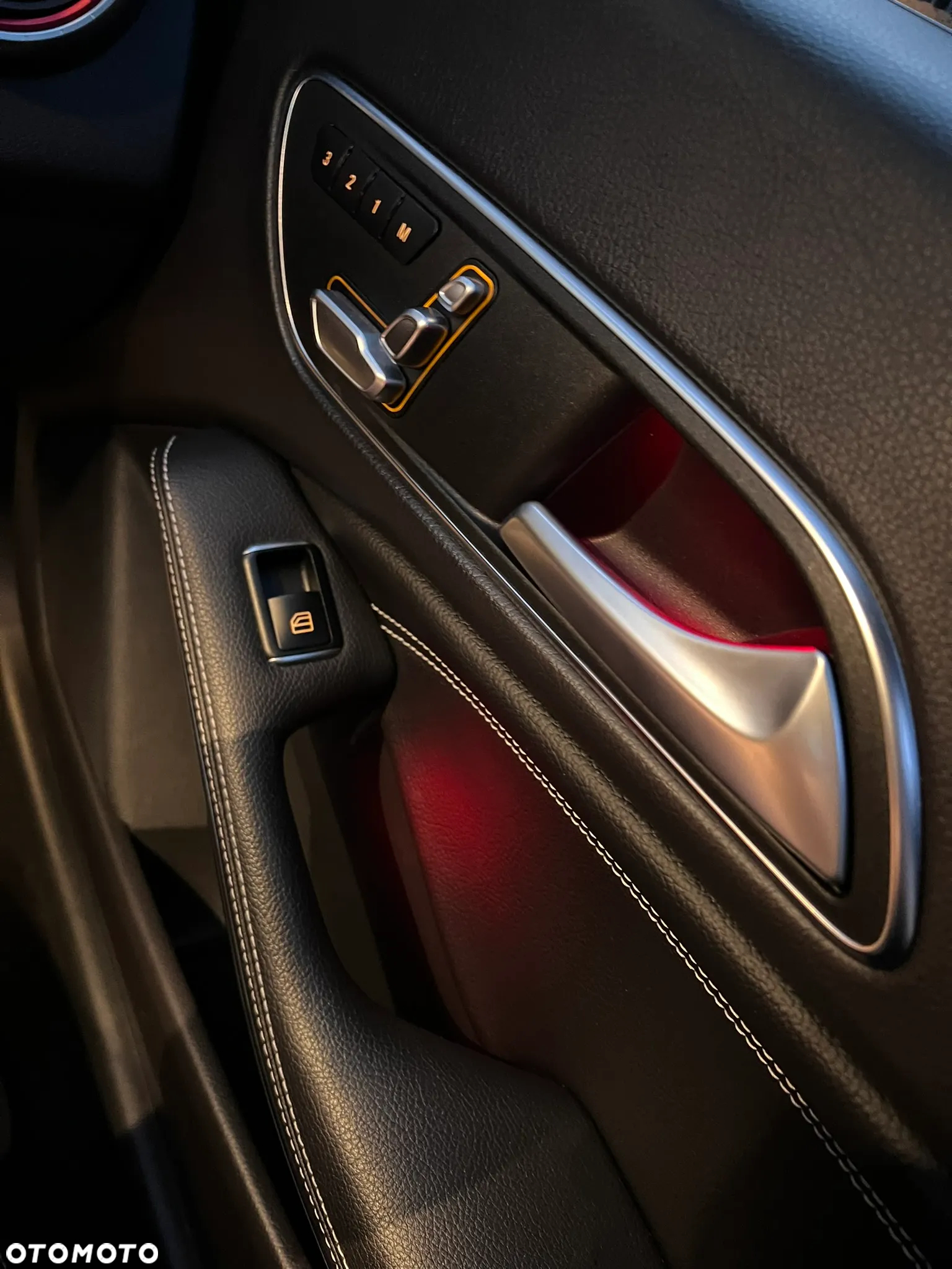 Mercedes-Benz CLA 250 7G-DCT - 23