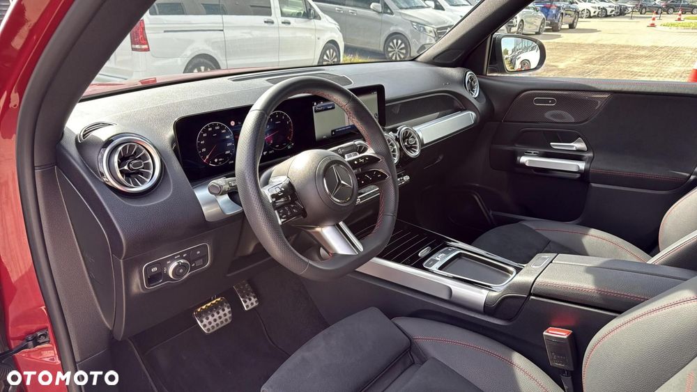 Mercedes-Benz GLB - 10