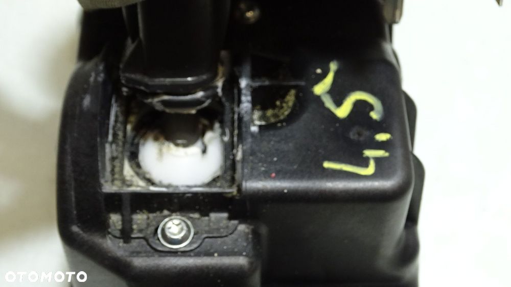 GAŁKA ZMIANY BIEGÓW RENAULT LAGUNA III 2.0DCI 8200933373C - 8