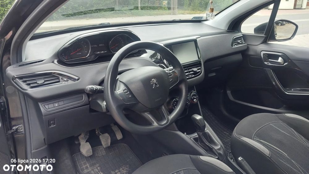 Peugeot 208 - 3