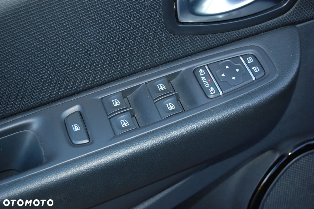 Renault Clio Energy TCe 120 EDC Bose Edition - 17