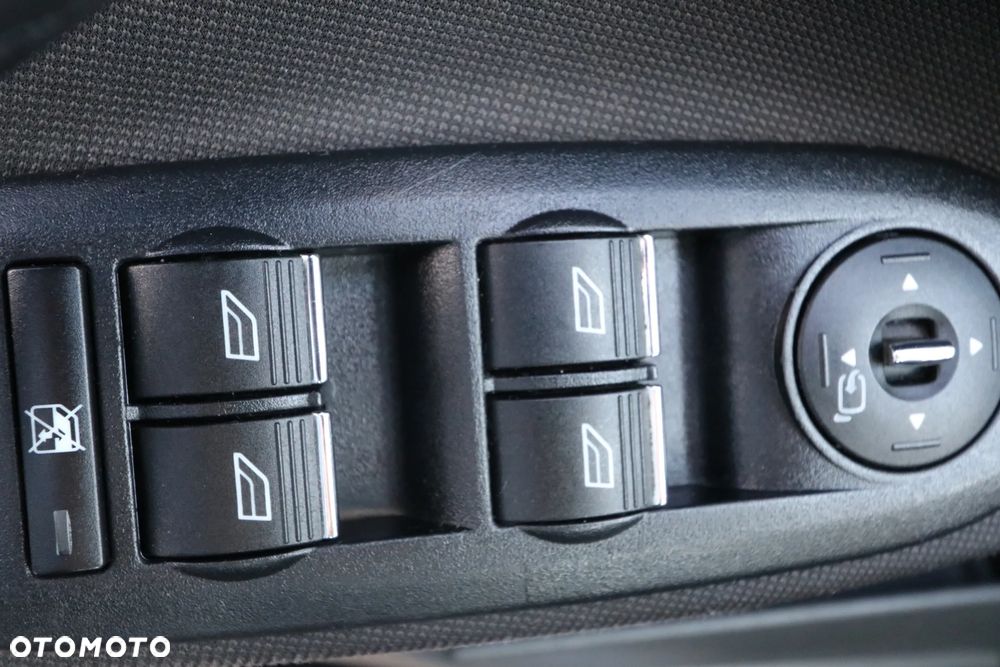 Ford C-MAX 1.8 Titanium - 35