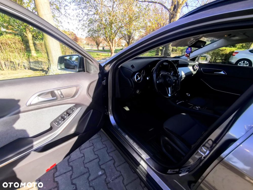 Mercedes-Benz GLA - 8
