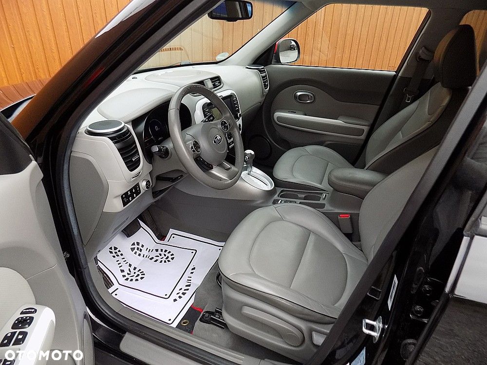 Kia Soul Plug - 5