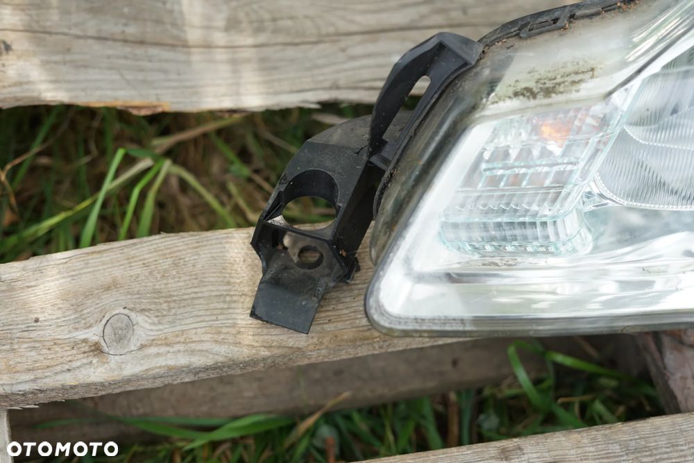 Lampa przód przednia lewa Citroen C3 II Anglik - 3