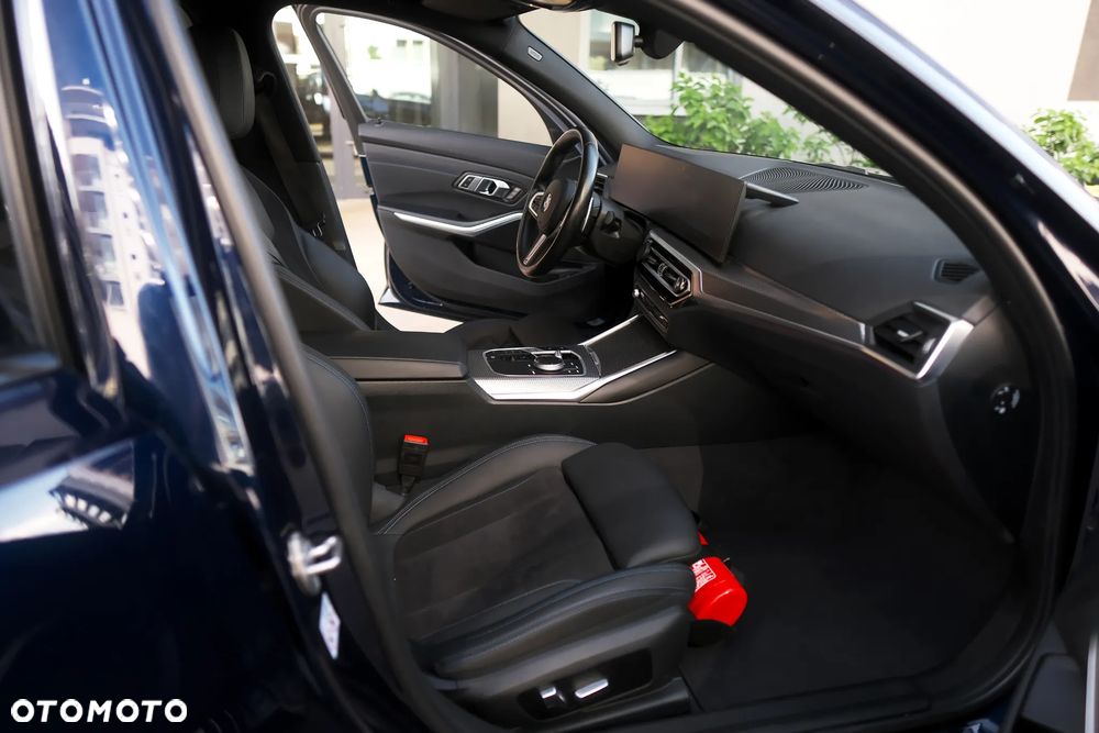 BMW Seria 3 320d xDrive MHEV M Sport sport - 16