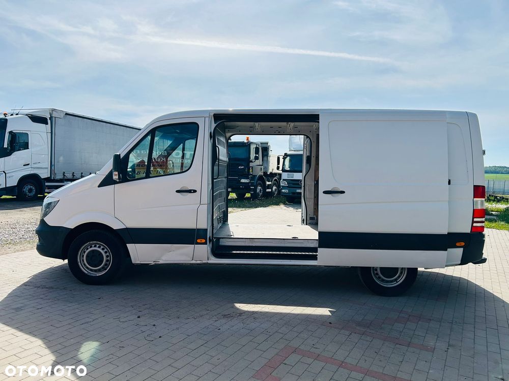 Mercedes-Benz Sprinter - 5