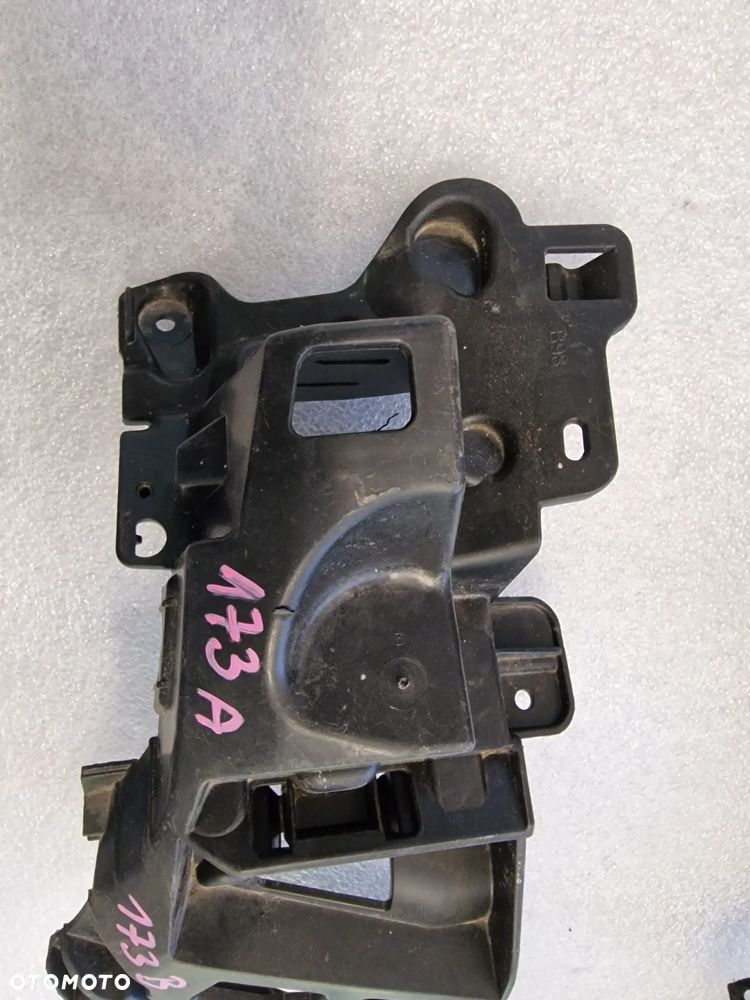 RENAULT CLIO 4 IV, IV LIFT HB 12-19 , LEWY ŚLIZG / MOCOWANIE ZDERZAKA TYLNY TYLNI TYŁ , NR 850456409R , NR AUKCJI MS173 - 2