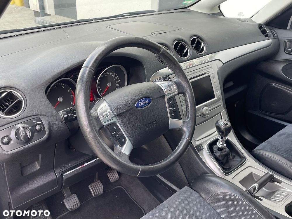Ford S-Max - 19