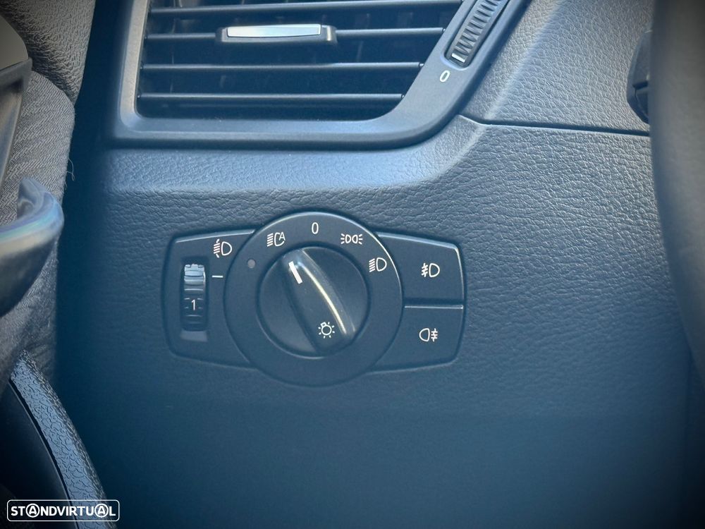 BMW X1 18 d sDrive - 19