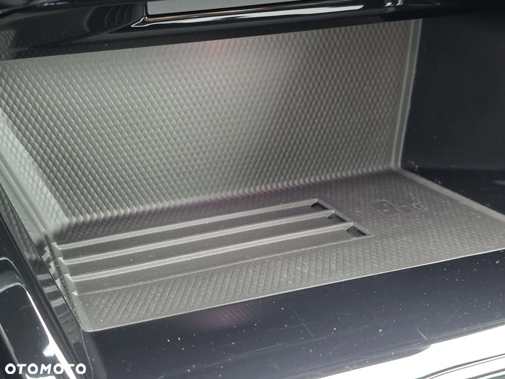 Volkswagen Golf - 28