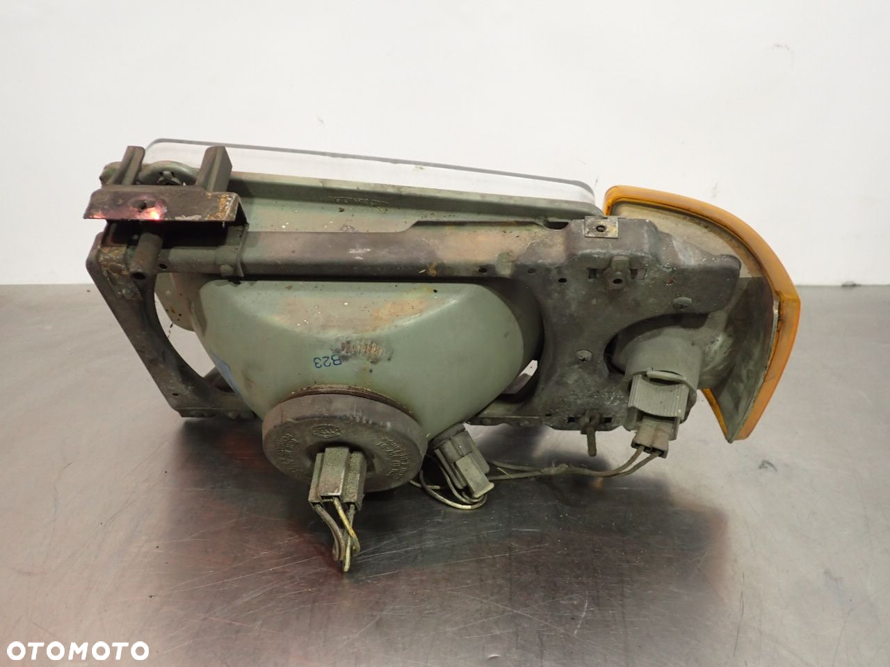 LAMPA PRAWA PRZEDNIA AUDI 80 B2 - 3