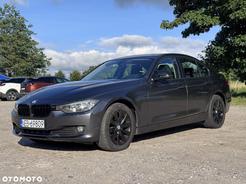 BMW Seria 3 318d - 11
