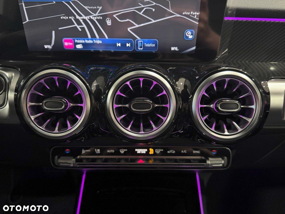 Mercedes-Benz GLB - 12