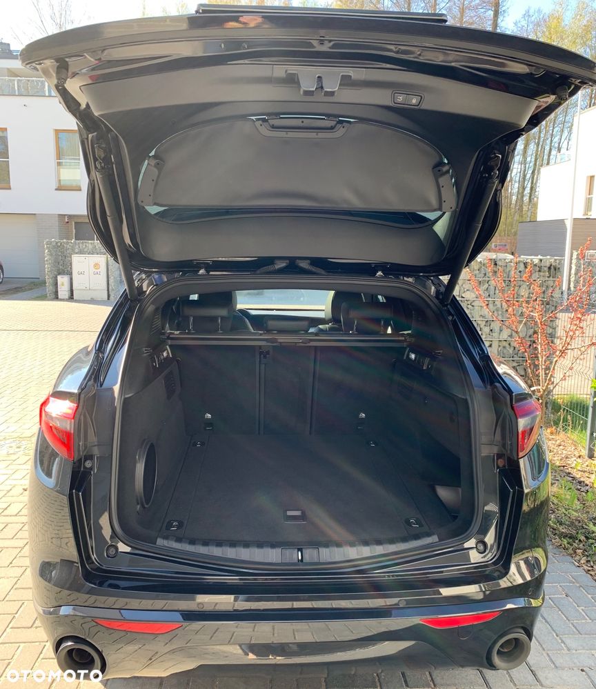 Alfa Romeo Stelvio 2.0 Turbo Veloce Q4 - 11