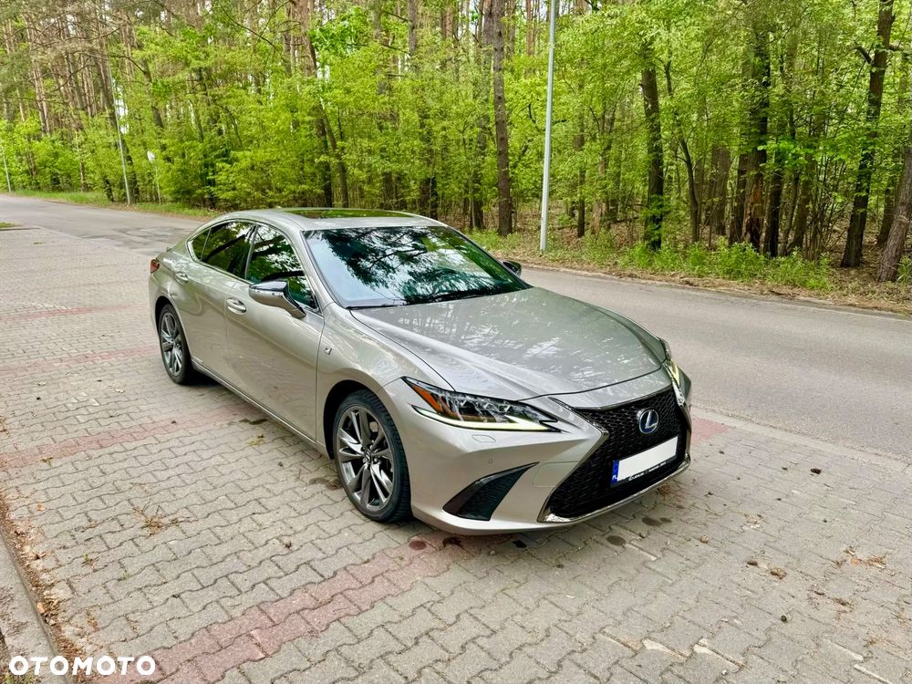 Lexus ES 300h F Sport - 10