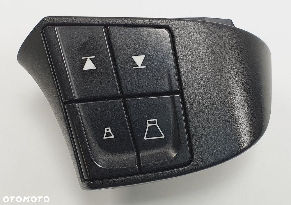 PRZYCISK MULTIFUNKCJI KIEROWNICY VOLVO XC70 II - 1