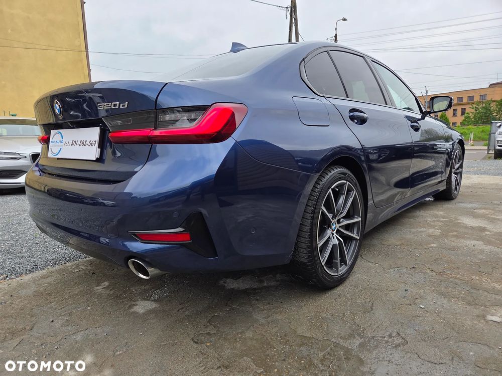 BMW Seria 3 320d Sport Line - 9