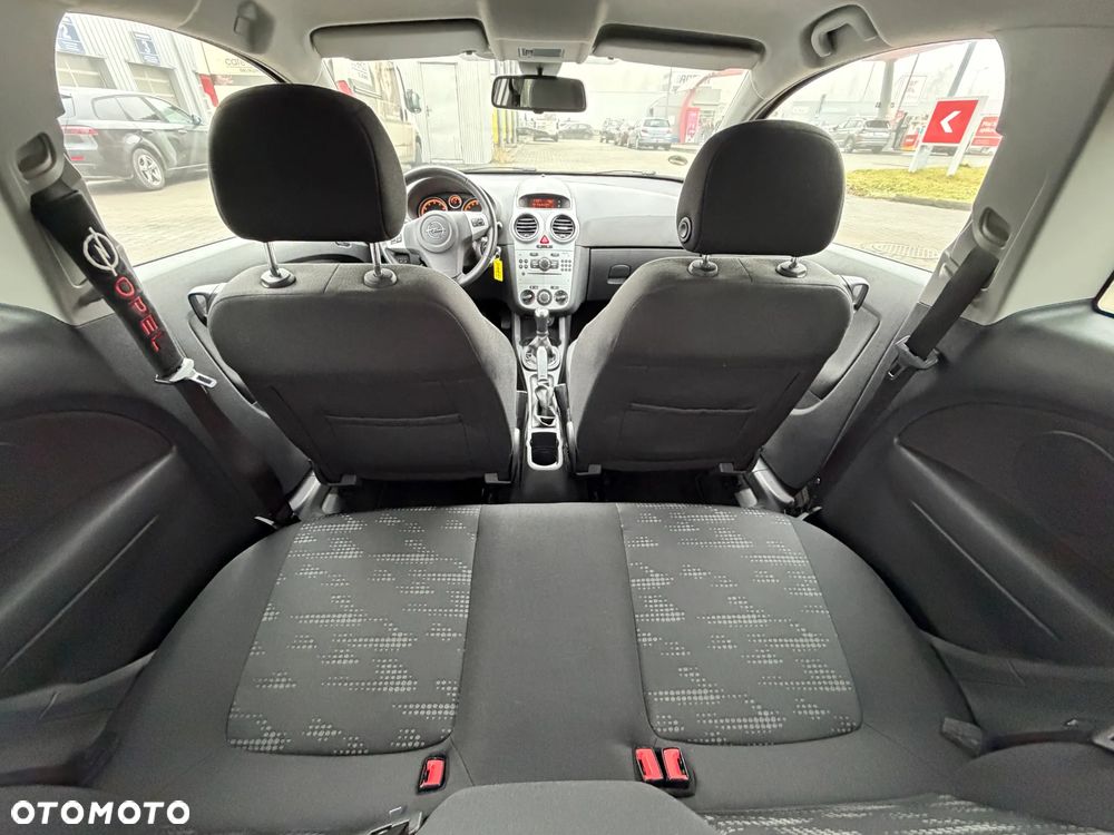 Opel Corsa 1.4 16V Cosmo - 11