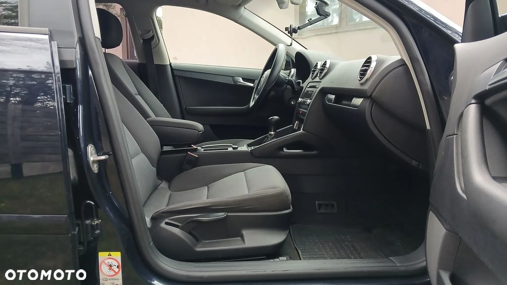 Audi A3 Sportback 1.6 TDI DPF Ambition - 17