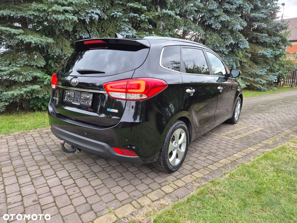 Kia Carens - 8