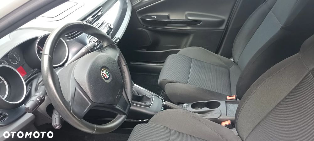 Alfa Romeo Giulietta - 8