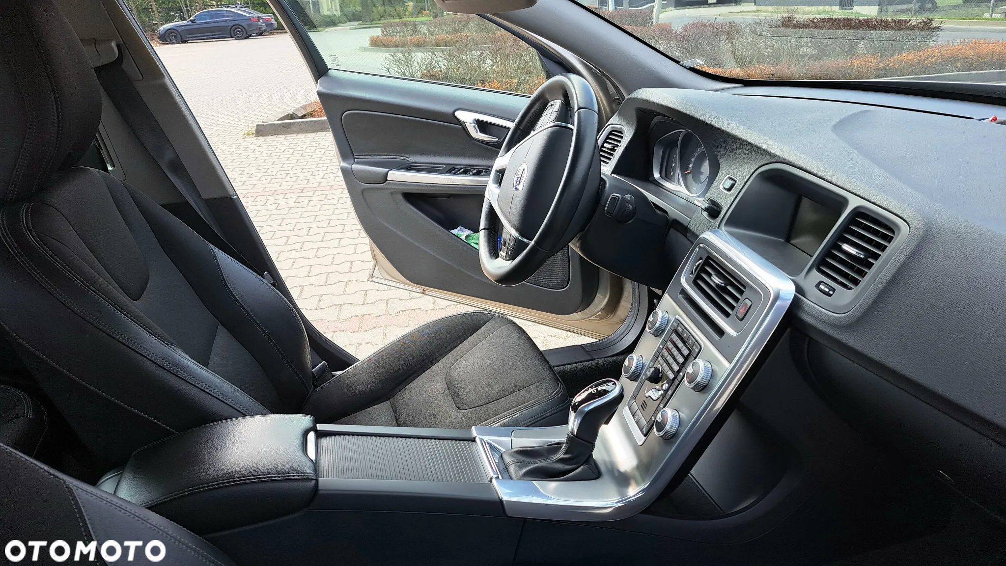 Volvo S60 D4 Drive-E Momentum - 15