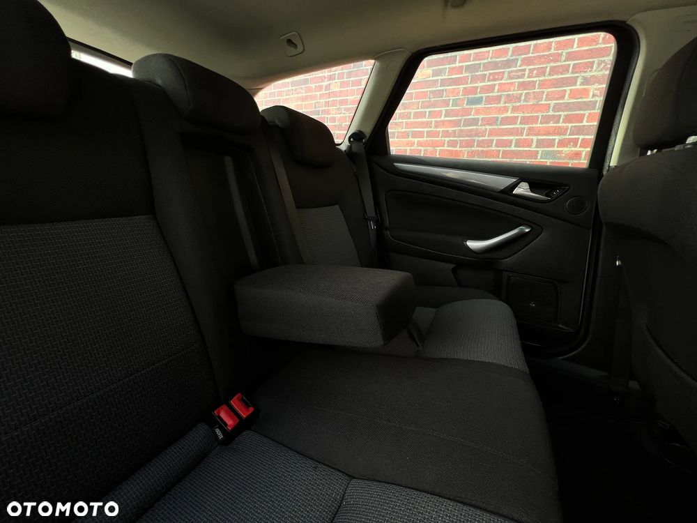Ford Mondeo - 17