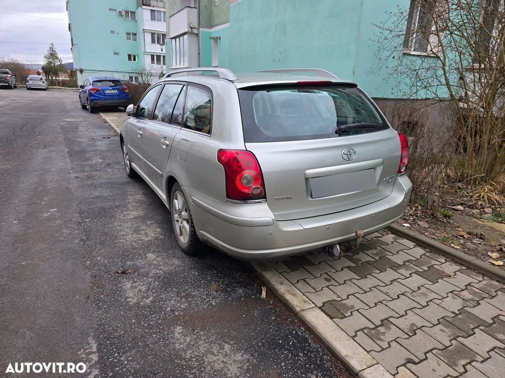 Toyota Avensis 2.0 D-4D Station Luna - 20