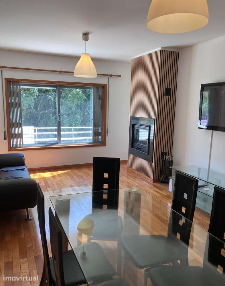 Apartamento T2 com garagem e terraço em Rio Tinto