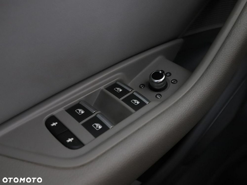 Audi A5 Sportback 40 TFSI S tronic design - 37