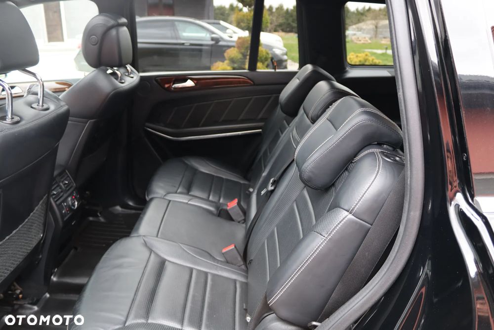 Mercedes-Benz GL - 27